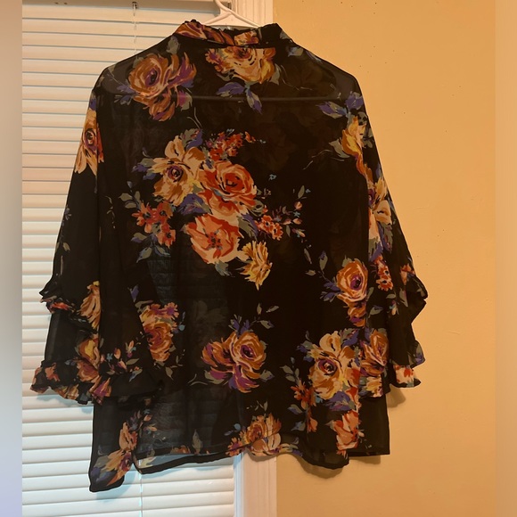 Flower Blouse - Picture 3 of 4